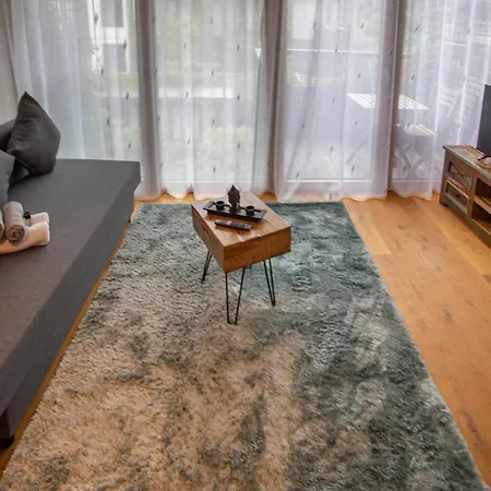 Downtown Apartment *